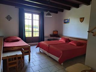 Holiday Home in Vieure near Lake and Garden - Ygrande - 2