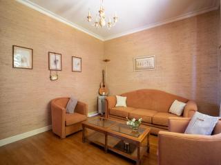 Quaint Holiday Home with Garden - 3