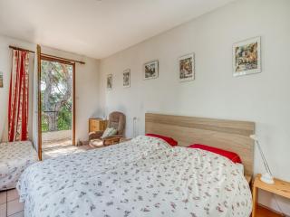 Villa w Garden & Guest House - 2