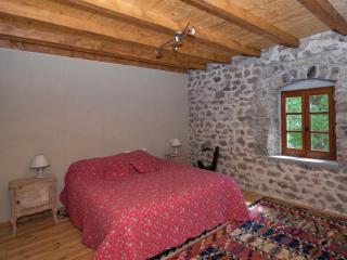 Secluded Stone Villa Retreat - Saint-Bonnet-le-Froid - 1