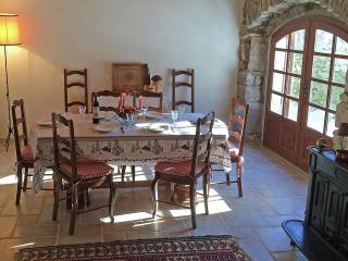 Secluded Stone Villa Retreat - Saint-Bonnet-le-Froid - 4