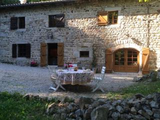 Secluded Stone Villa Retreat - Saint-Bonnet-le-Froid - 2
