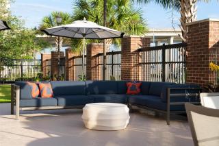 Hilton Garden Inn Charleston Waterfront/Downtown - 9