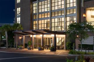 Hilton Garden Inn Charleston Waterfront/Downtown - 3