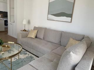 Bright 1Bedroom Apartment, Steps to Juan les Pins Beach - 4