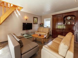 Cozy Cottage for 8 Guests - 1