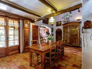 Holiday Home in Le Luc with Pool & Vineyards - 2