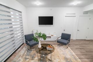 2BR Miami Condo - Near Marina & Attractions - 9