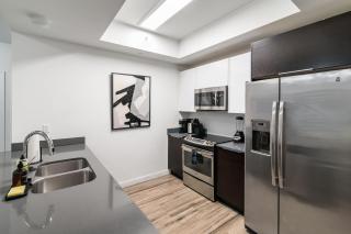 2BR Miami Condo - Near Marina & Attractions - 5