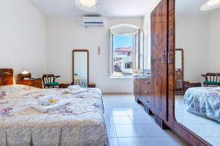 GuestHost - Tabarka's House - 7
