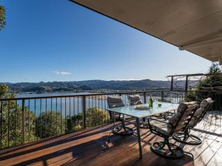 The Mount Paku Bach - Tairua Holiday Home - 9