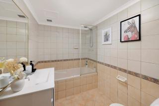 Burwood City Hub Apartment 6ppl near Train Station - 6