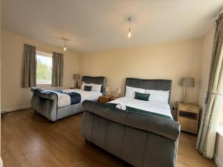 Posh Wetheringsett in Milton Keynes - Milton Keynes - 8