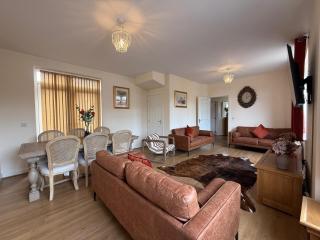 Posh Wetheringsett in Milton Keynes - Milton Keynes - 4