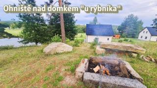 Klidná lokalita Na kraji lesa, celý dům s úschovnu kol - 1