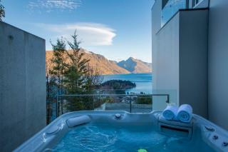 Villa De Luxe, a Relax it's Done luxury holiday home - Queenstown - 7