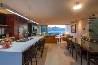 Villa De Luxe, a Relax it's Done luxury holiday home - Queenstown - 5