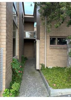 CBD Geelong Apt with Free Parking - 2