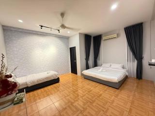 Relax Guest House Taman Merak Jaya Simpang Ampat - 3