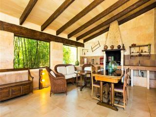 Belvilla by OYO Villa in S' Espinagar with Pool - 8
