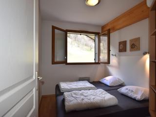 Apartment in La Chapelle near Ski Lift - 2