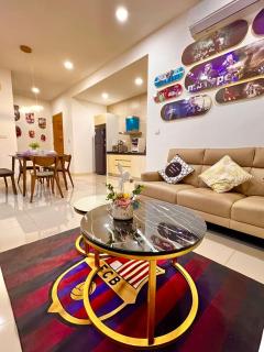 Opposite Medini Mall 6 min walk to legoland 1-8 pax FamilyStay - - 3