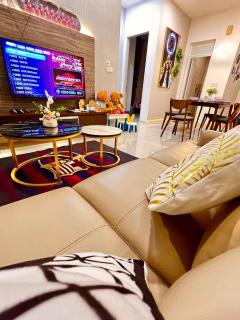 Opposite Medini Mall 6 min walk to legoland 1-8 pax FamilyStay - - 4