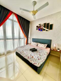 Opposite Medini Mall 6 min walk to legoland 1-8 pax FamilyStay - - 1
