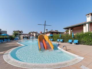 Cosy Apartment in Lido delle Nazioni with Pool - 0