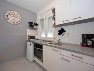 Tranquil Apartment in Bibinje with Garden - Bibinje - 7