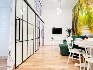Premium & Quiet Apartment next to Main Square - 5