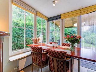 Picturesque Holiday Home in Oldenzaal with Jacuzzi - Oldenzaal - 2