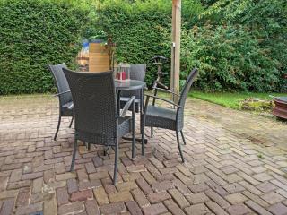 Picturesque Holiday Home in Oldenzaal with Jacuzzi - Oldenzaal - 8