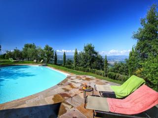 Majestic Farmhouse in Loro Ciuffenna with Pool - 2