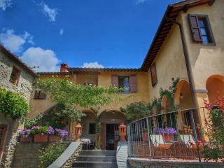 Majestic Farmhouse in Loro Ciuffenna with Pool - Loro Ciuffenna - 8
