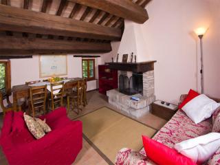 Pretty Holiday Home in Acqualagna with Swimming Pool - Acqualagna - 0