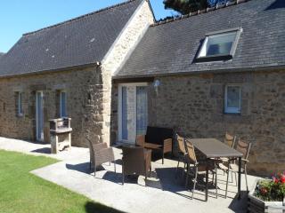 Peaceful Holiday Home in Plouguin with Indoor Pool - 1