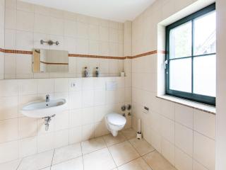 Spacious semi-detached house with wood stove located directly on the Rennsteig - Eisfeld - 3