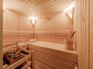 Luxurious Apartment with Sauna, Garage, Roof Terrace - 2