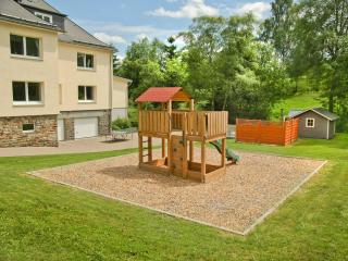 Large apartment in the beautiful Sauerland with garden, patio and sauna - Erndtebrück - 1