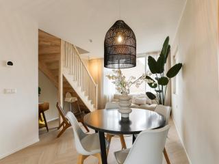 Pleasant holiday home in Vrouwenpolder with garden - 2