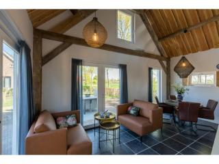 Family house with an ideal location, private terrace, garden and sauna - Vrouwenpolder - 2