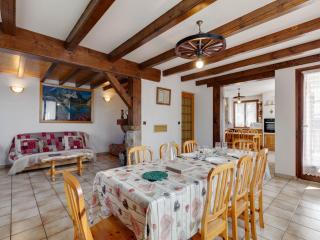 Chalet in Montagny near Ski Slopes - 7