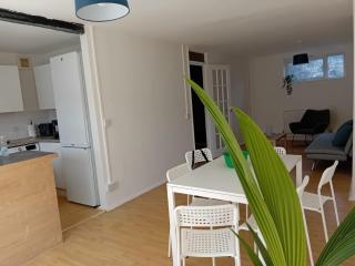 Spacious 3 bed urban living - 9