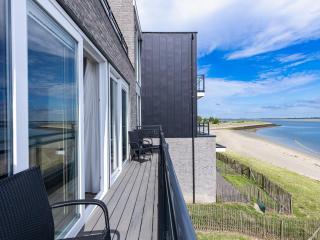 Unique apartment, located on the Oosterschelde and marina of Sint Annaland - 8