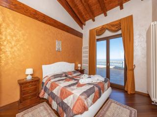 Hillside Haven with Pool - Gioiosa Marea - 6