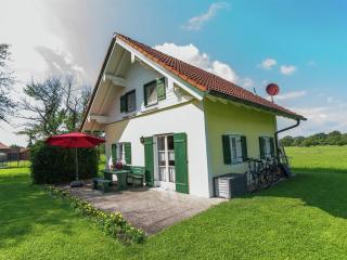 Alluring Holiday Home in Ubersee with Whirlpool - Übersee - 5