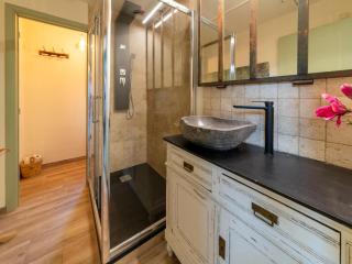 Capacious holiday home in Membre with garden - 8