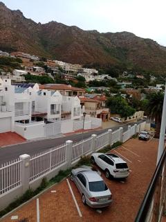 Modern Sea and Mountain View Apartment - Gordon's Bay - 5