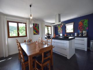 Villa with heated pool, jacuzzi, sports field and stunning views - 4